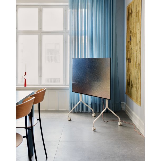 Pedestal Moon Rollin Pearl