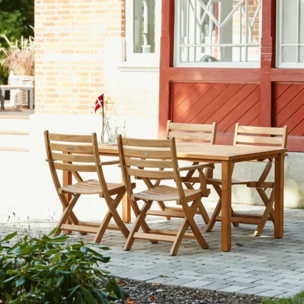 Mandalay Cambridge &amp; Dian Haves�t � Teak