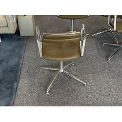Vipp Chair 452