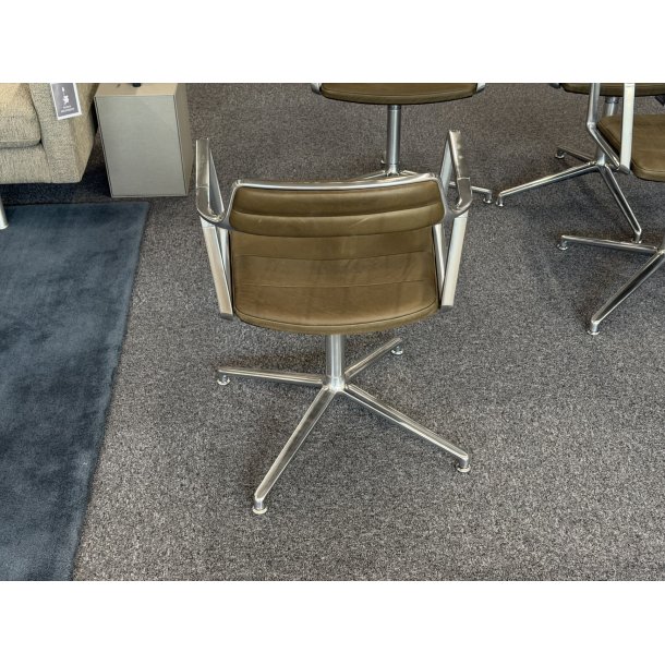 Vipp Chair 452