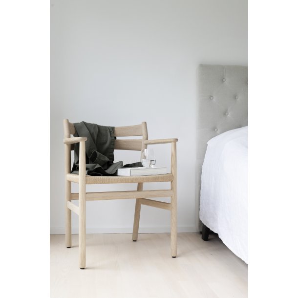 Bernstorffsminde BM2 armstol eg olie Af Brge Mogensen