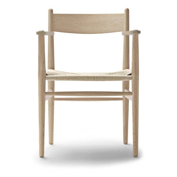 Carl Hansen &amp; S�n CH37 spisebordsstol med arml�n designet af Hans J. Wegner