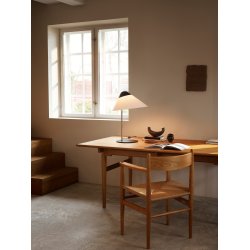 Carl Hansen &amp; S�n CH37 spisebordsstol med arml�n designet af Hans J. Wegner