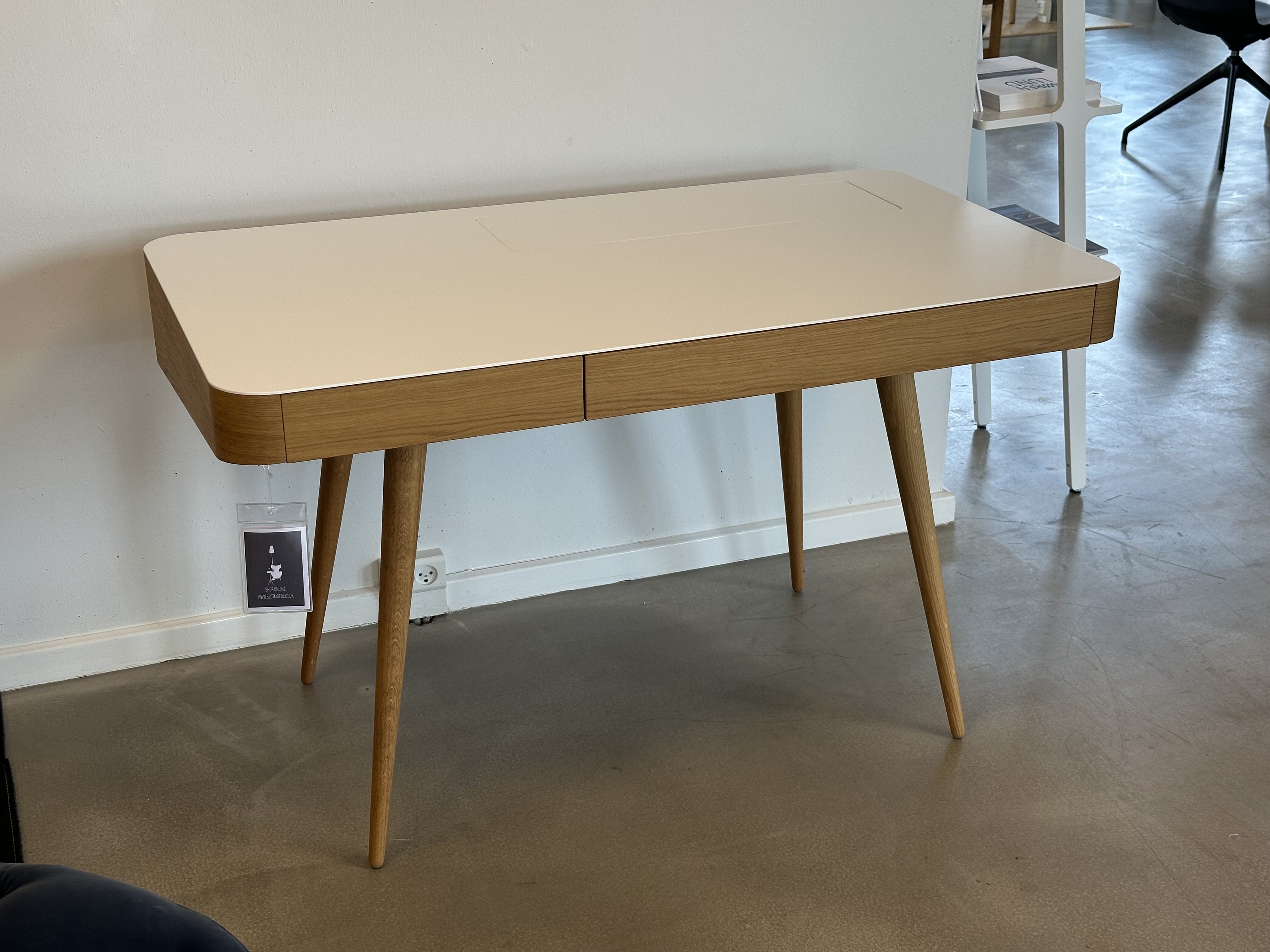 Naver Collection AK1330 Skrivebord