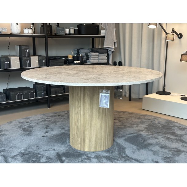 Vipp Cabin Round Table 494 &amp; Swivel Chair 452