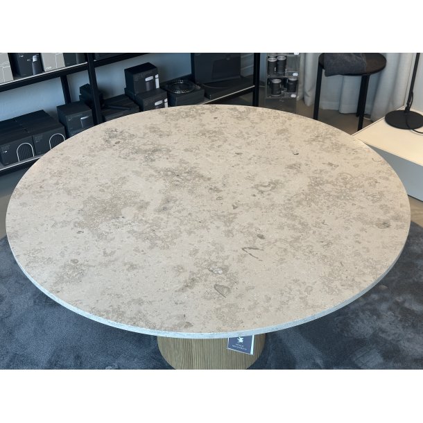 Vipp Cabin Round Table 494 &amp; Swivel Chair 452