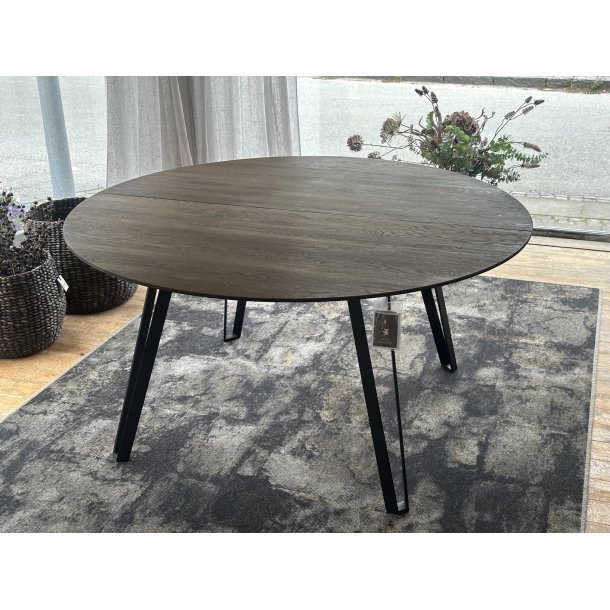 MUUBS Spisebord Space Smoked 150 