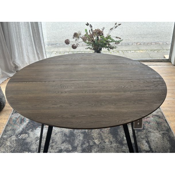 MUUBS Space Spisebord + 4 AC2 Spisebordsstole