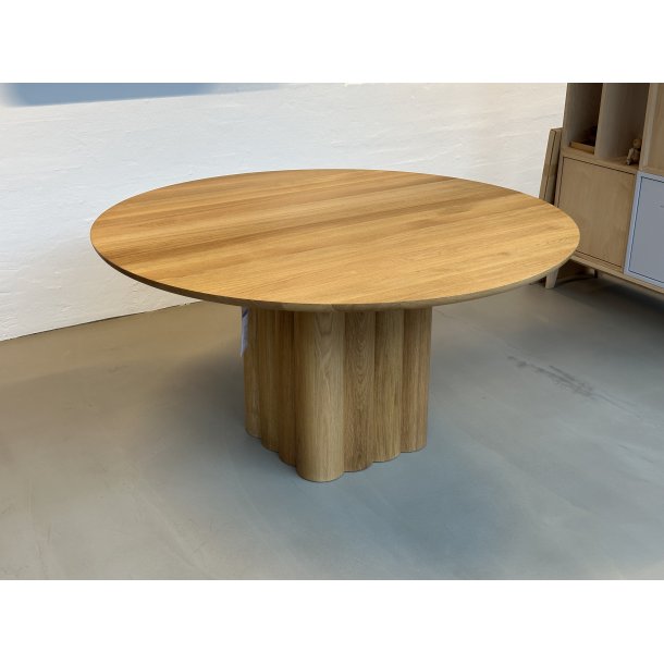 DK3 Plush Table Round 140 Eg / olie 
