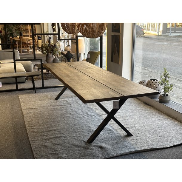 HOS Plankebord i massiv r�get eg 295 x 103 