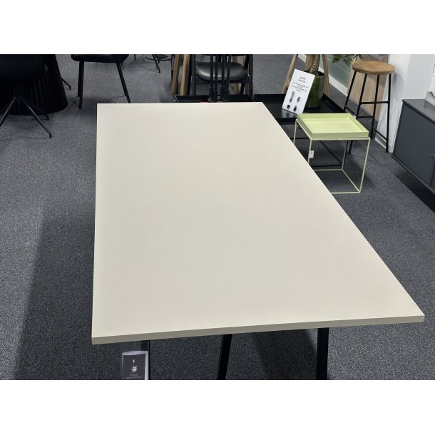 HAY Loop stand bord