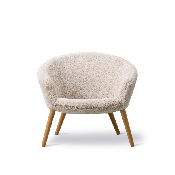 Fredericia Furniture Ditzel Lounge Chair Lammeskind af Nanna Ditzel