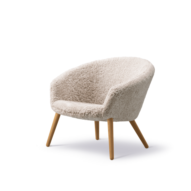 Fredericia Furniture Ditzel Lounge Chair Lammeskind af Nanna Ditzel