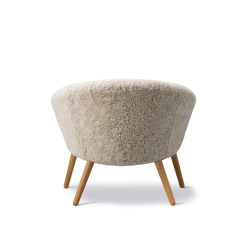 Fredericia Furniture Ditzel Lounge Chair Lammeskind af Nanna Ditzel