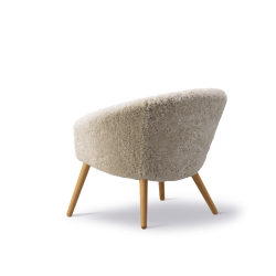 Fredericia Furniture Ditzel Lounge Chair Lammeskind af Nanna Ditzel