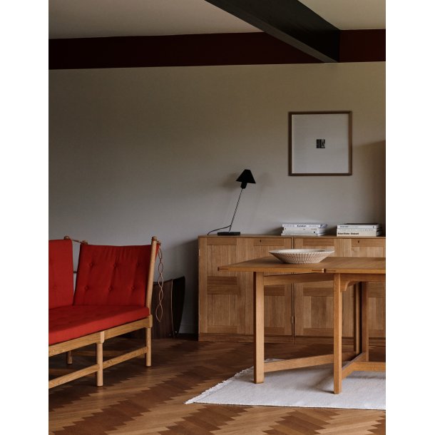 Fredericia Furniture MK73 KabinetEg oliebehandlet med sokkel