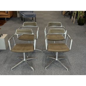 Vipp Chair 452
