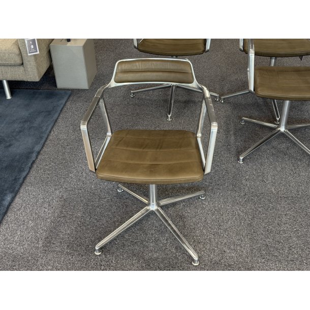 Vipp Chair 452