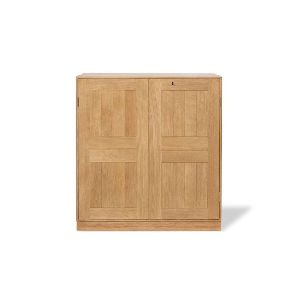 Fredericia Furniture MK73 KabinetEg oliebehandlet med sokkel