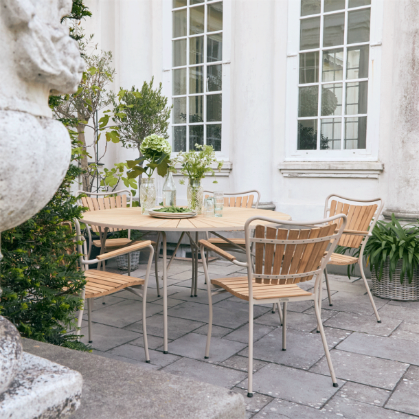 Mandalay Marguerit havebord 140 - taupe