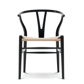 Carl Hansen & Sn Y-stolen CH24 af Hans J. Wegner, sortmalet eg og naturflet 