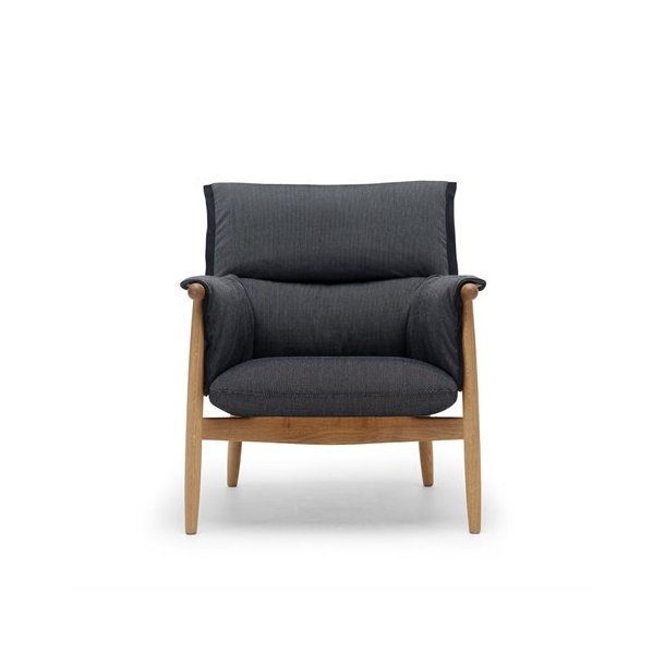 Embrace Lounge Chair E015, stof