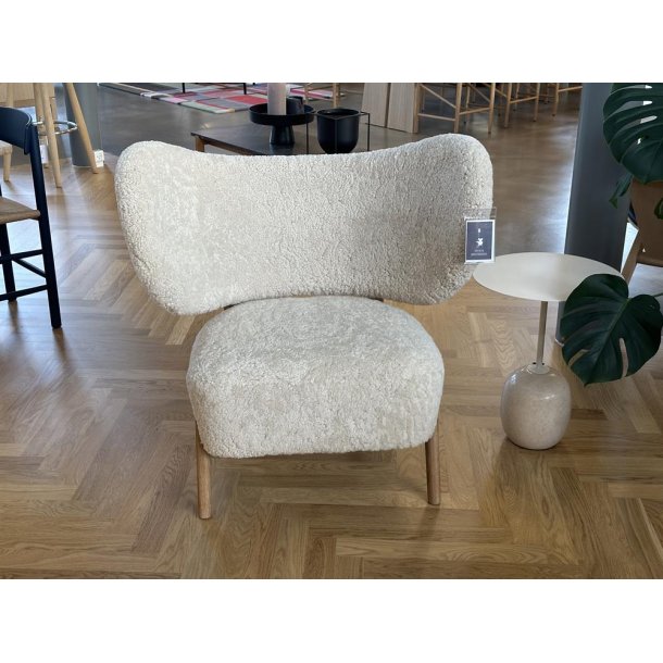 Mazo TIMBO Lounge Stol sheepskin moonlight.