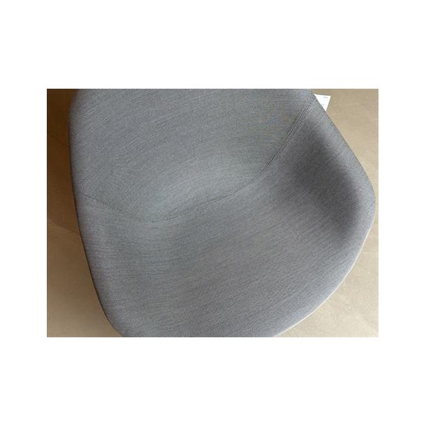 HAY About A Lounge 82 (AAL 82)