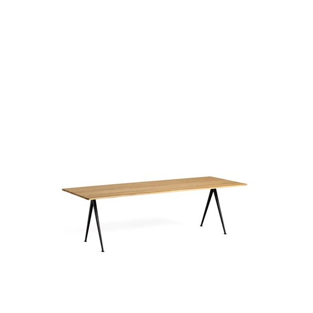 Pyramid Table 02, aflangt bord i egetr, 250 cm