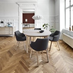 Skovby SM112 Eg massiv rundt spisebord inkl. 2 finer tillgsplader