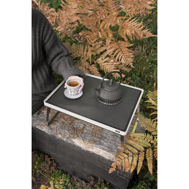 Vipp 401 Open-Air Tray Tabl